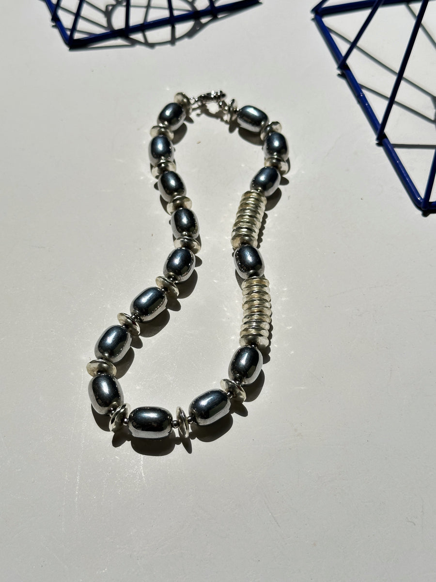 Renikeji Perriand Necklace with a silver-plated clasp