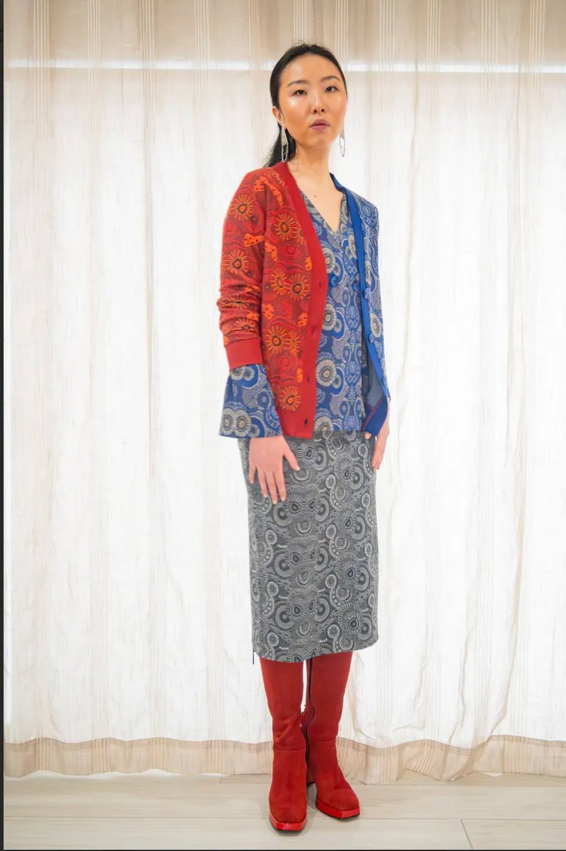 Kahindo Windhoek Cardigan with contrasting blue buttons