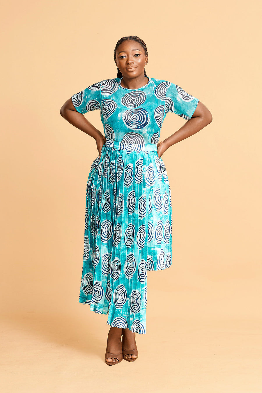 Erilyn Riv Set Blue with pleated skirt