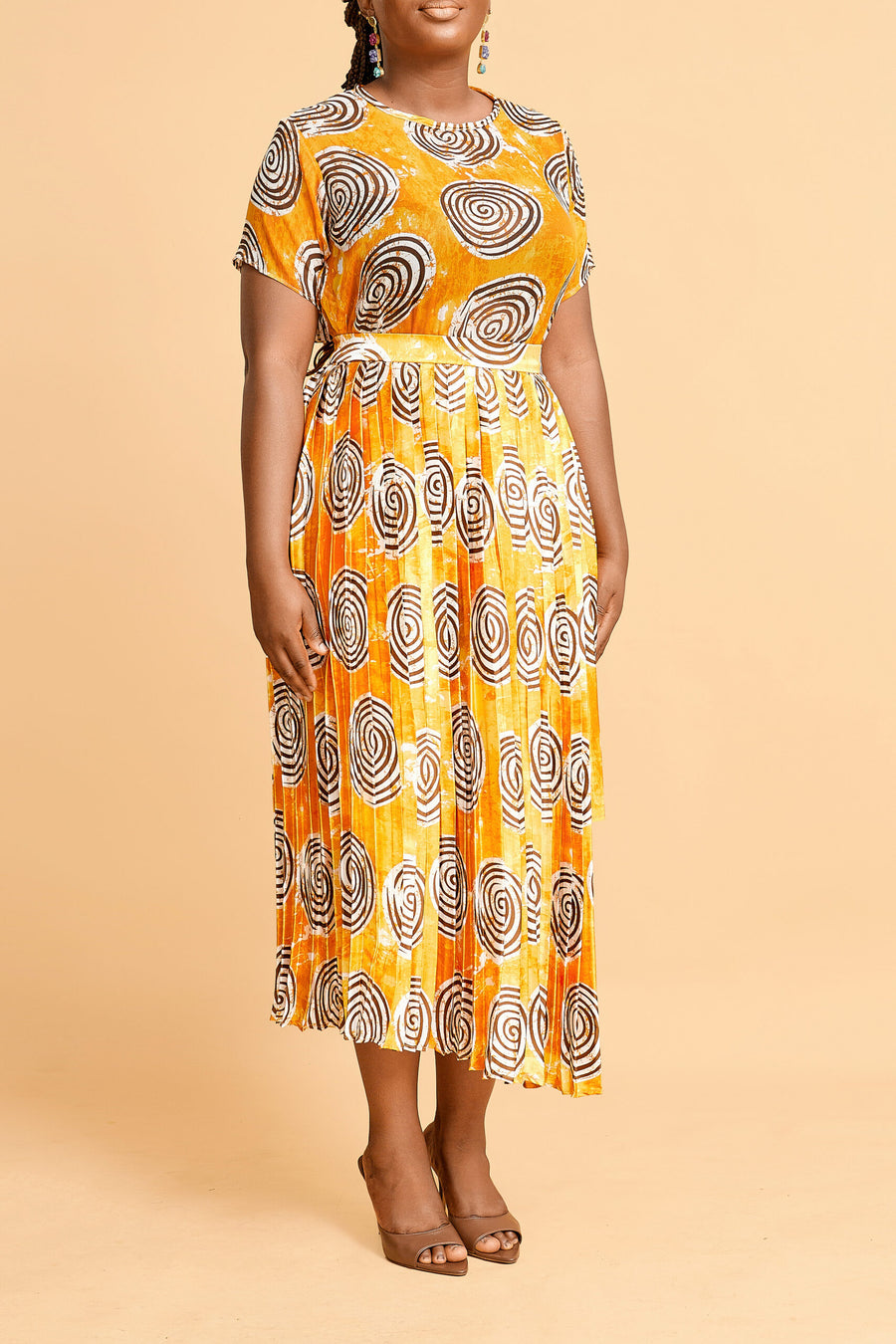 Erilyn Riv Set Orange with pleated skirt