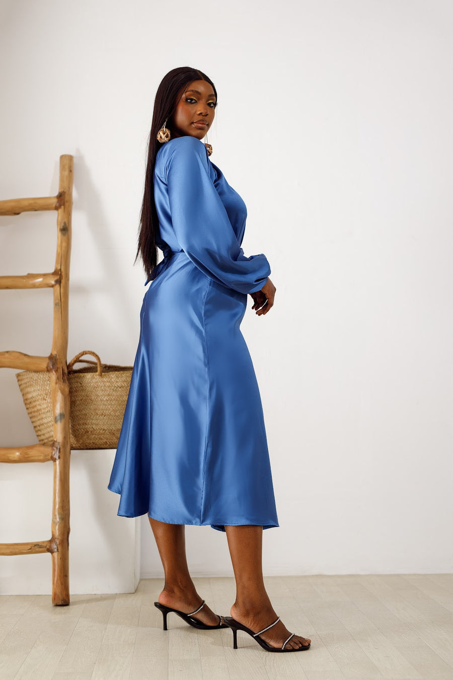 Erilyn Monte Carlo set blue with a blouse and skirts