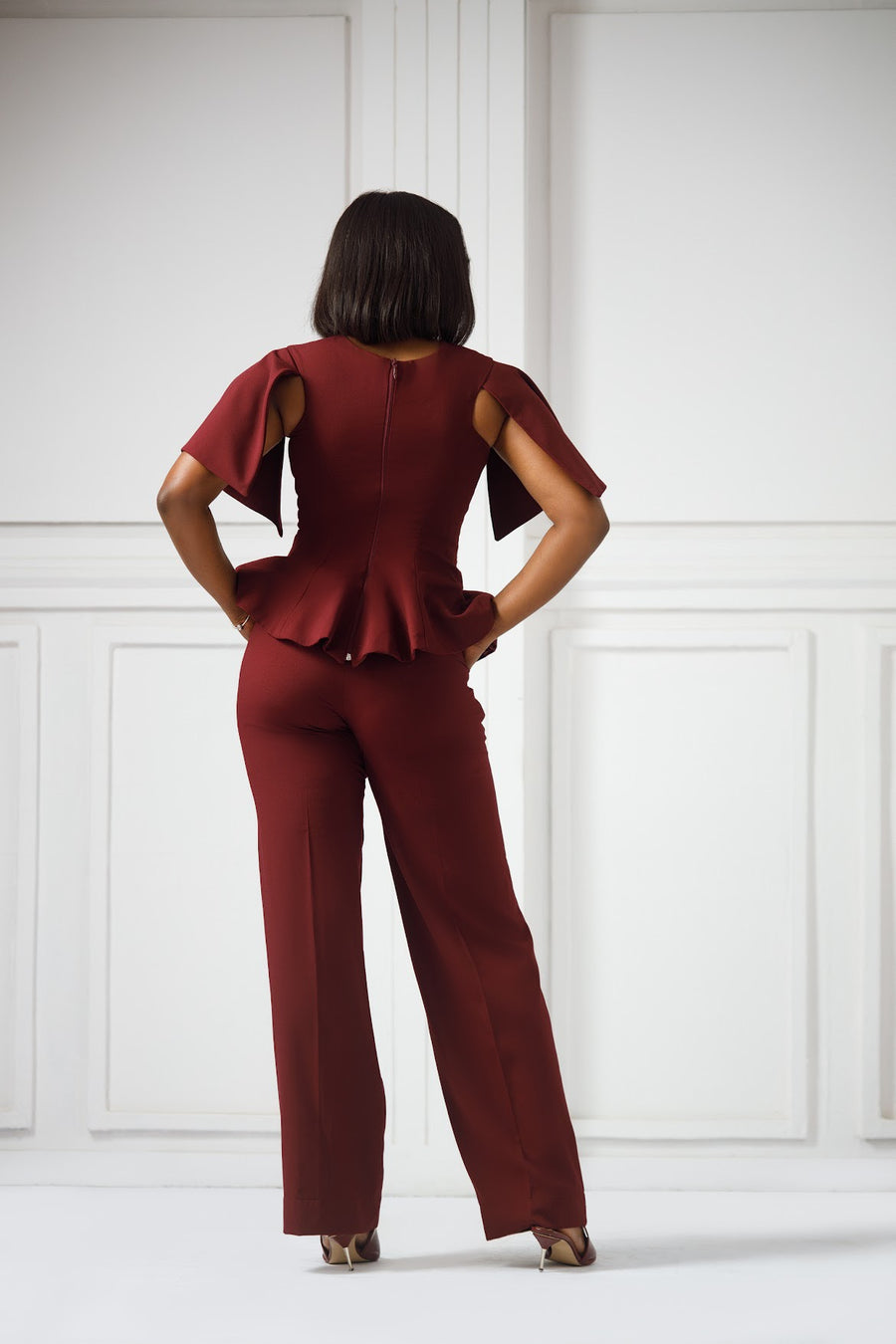 Erilyn Elizabeth set with  a flare-cut top and straight-leg trousers with a side zip