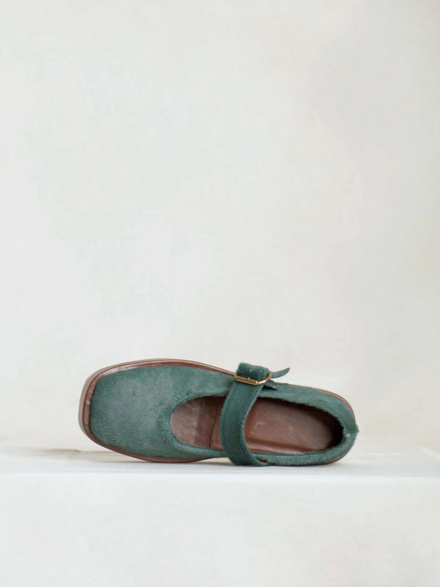 Maliko Cortina shoes with Cowhide upper, leather insole, and lining