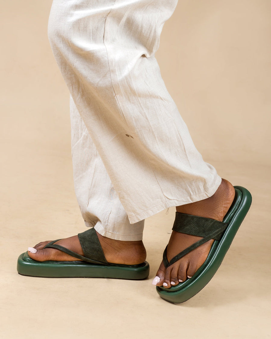 N.N.O Reni Platform slippers With three straps for a secure fit